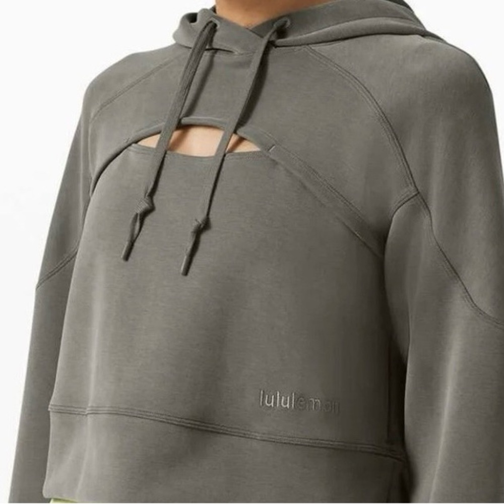 Lululemon (10) Get Centered Cropped Hoodie in grey sage
